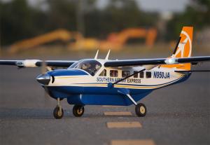 Cessna 208 Grand Caravan 1,70m blanc et bleu
